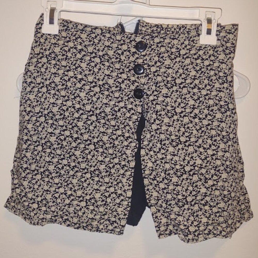 Small - Cream and Black Floral Skort